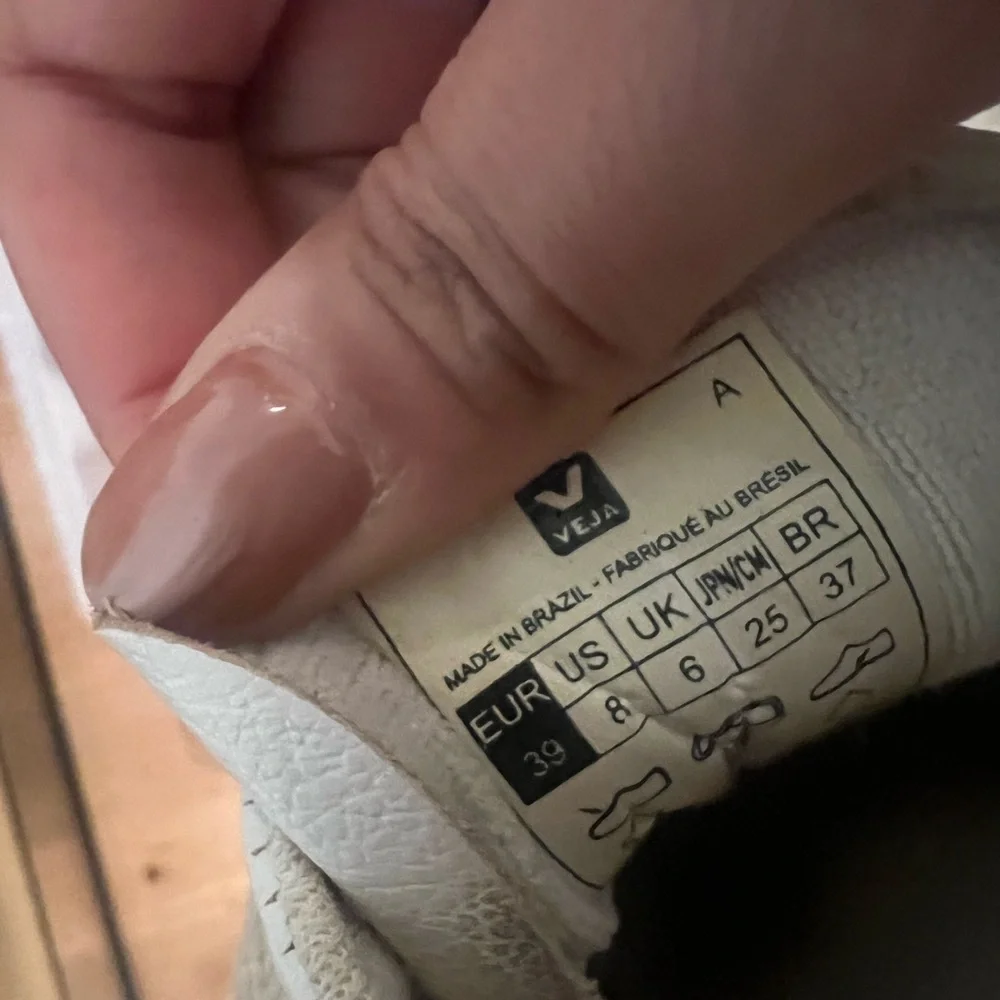 Veja Women's Campo Sneakers 8 - Picture 8 of 8